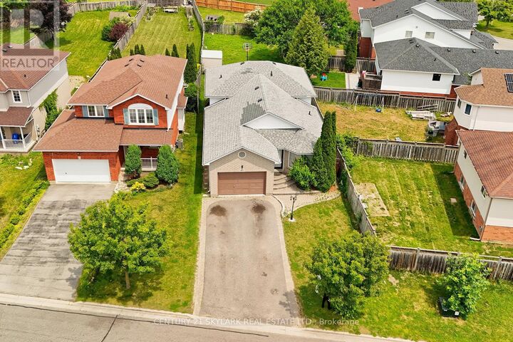 Property Photo: 1922 Dalhousie Crescent ON L1G 8C3