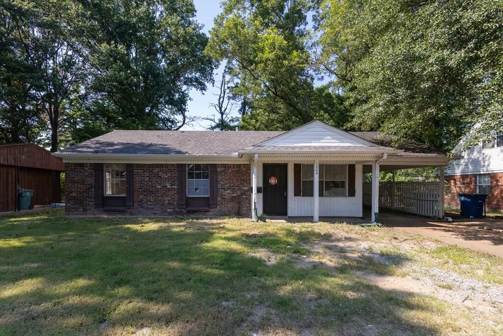 Property Photo:  1604 McAuley  AR 72301 