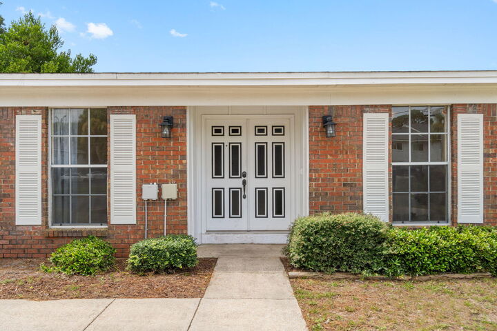 Property Photo: 702 Mayflower Avenue FL 32547