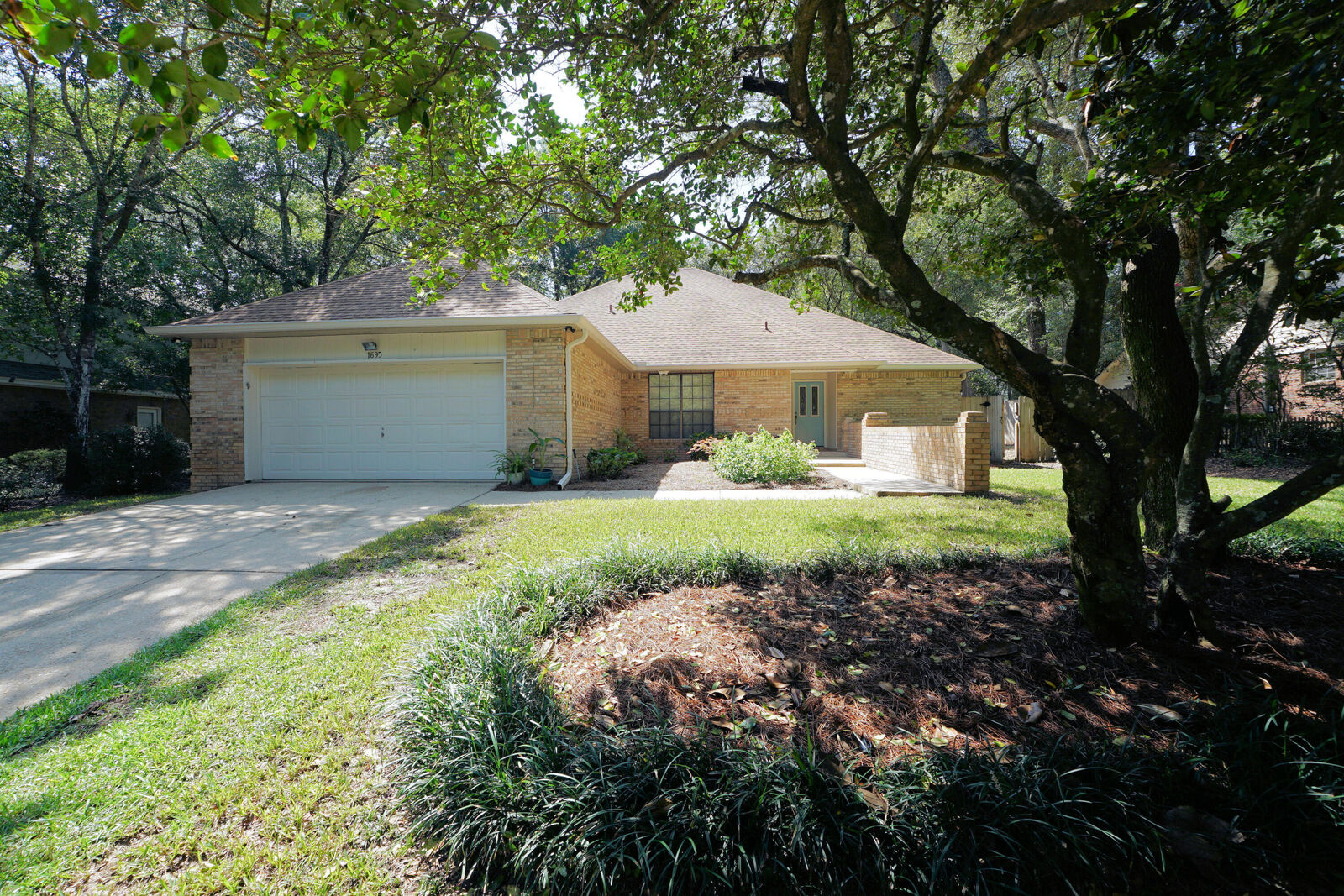 Property Photo:  1695 Parkside Circle  FL 32578 
