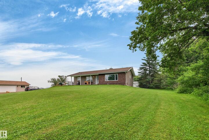 Property Photo: 54433 Rge Road 213 AB T8L 3Z5