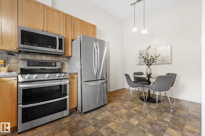 Property Photo:  17 Latimer Place  AB T8N 2J5 
