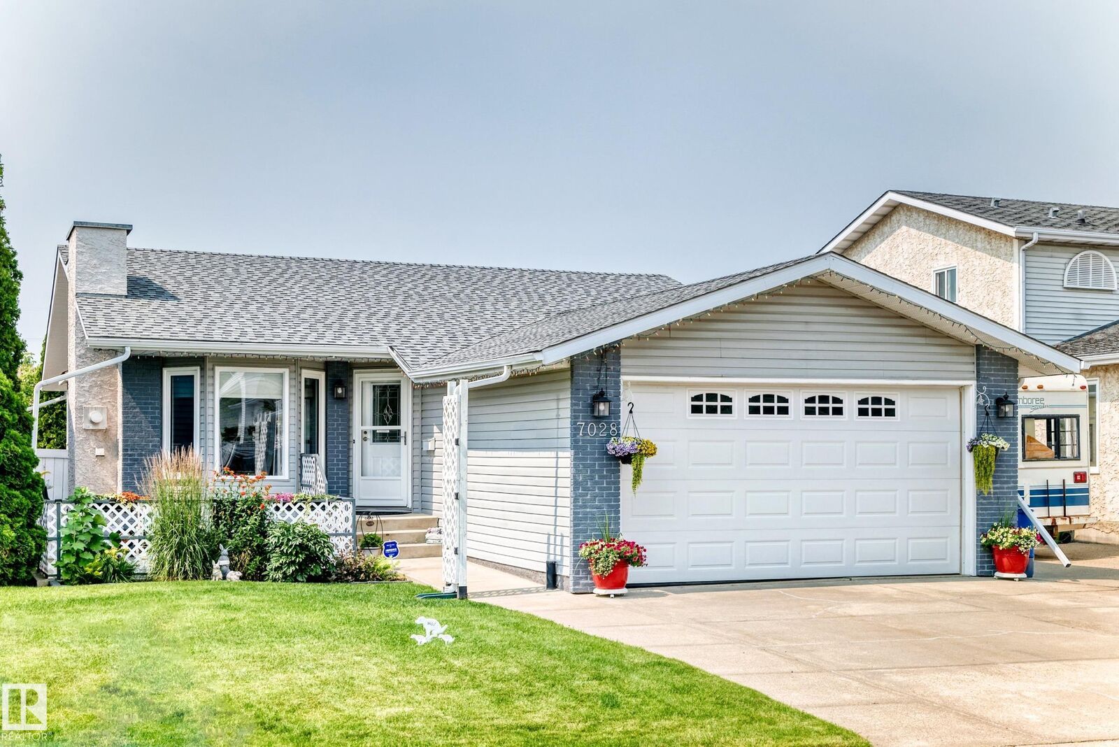 Property Photo:  7028 190 Street NW  AB T5T 5E5 