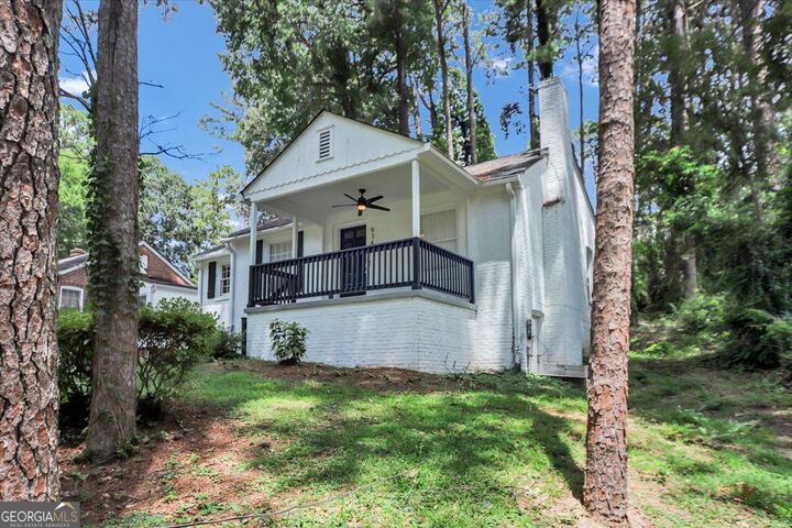 Property Photo:  914 Rosemary Avenue SW  GA 30311 