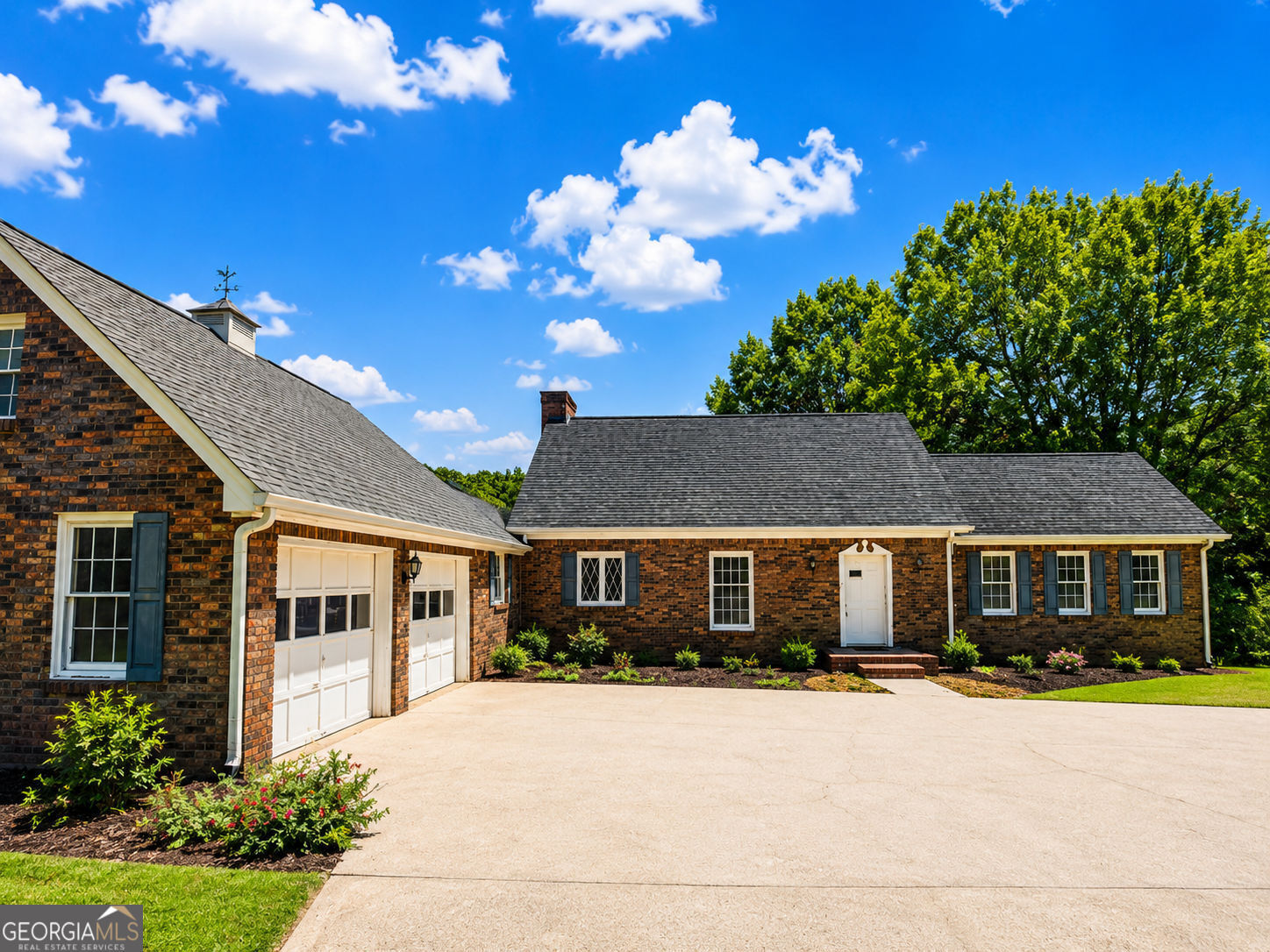 Property Photo: 4545 Twin Lakes Dr Drive SW GA 30656