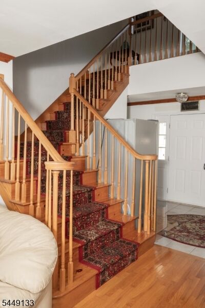 Property Photo:  40 Oaktree Ln  NJ 07003 