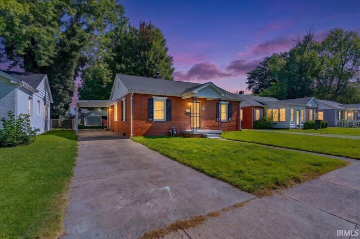 Property Photo:  1810 Taylor Avenue  IN 47714 