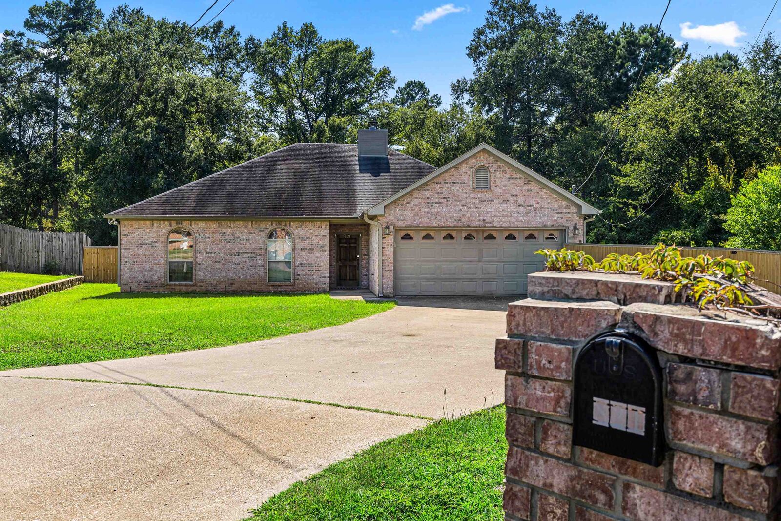 Property Photo:  821 Alta  TX 75601-0000 