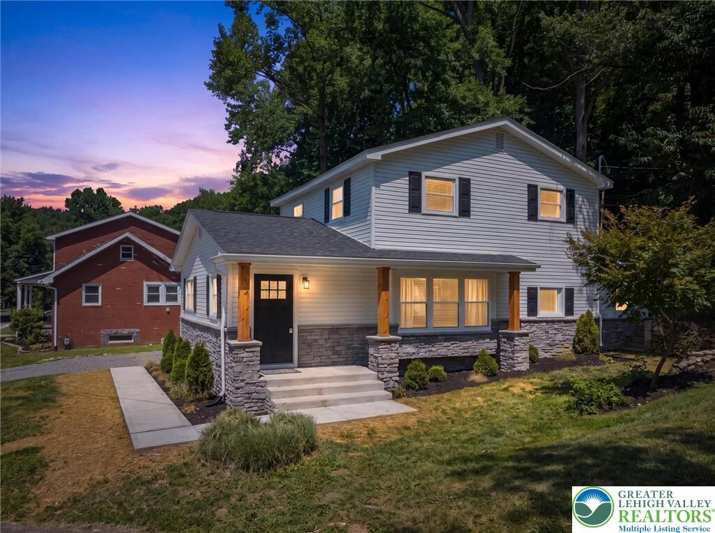 Property Photo:  82 White Oak Lane  PA 18049 