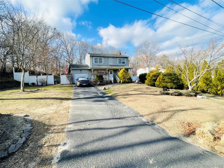 Property Photo:  565 Starlight Drive  NY 11967 
