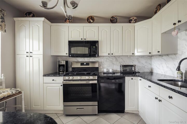 Property Photo:  11 Glen Hollow Drive D46  NY 11742 