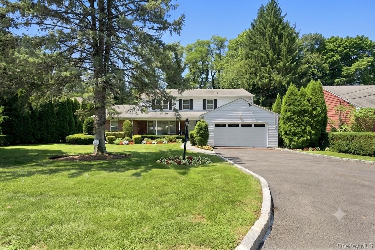Property Photo:  9 Parkfield Road  NY 10583 