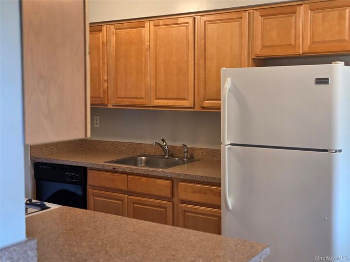 Property Photo:  16 Pavilion Ridge Way 6  NY 10901 