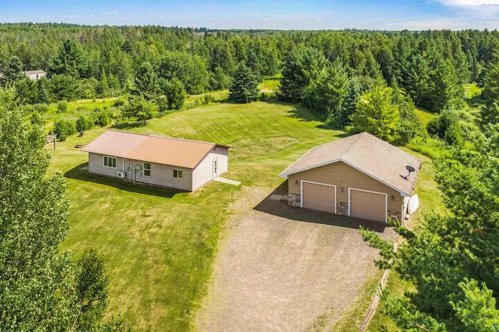 Property Photo:  4274 W Pioneer Rd  MN 55803 