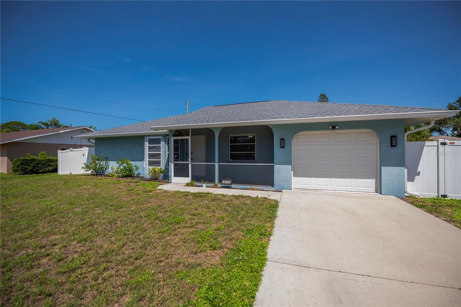 Property Photo:  1510 Nantucket Road  FL 34293 