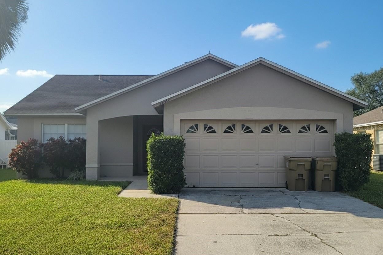 Property Photo: 7802 Laurel Oak Lane FL 34747
