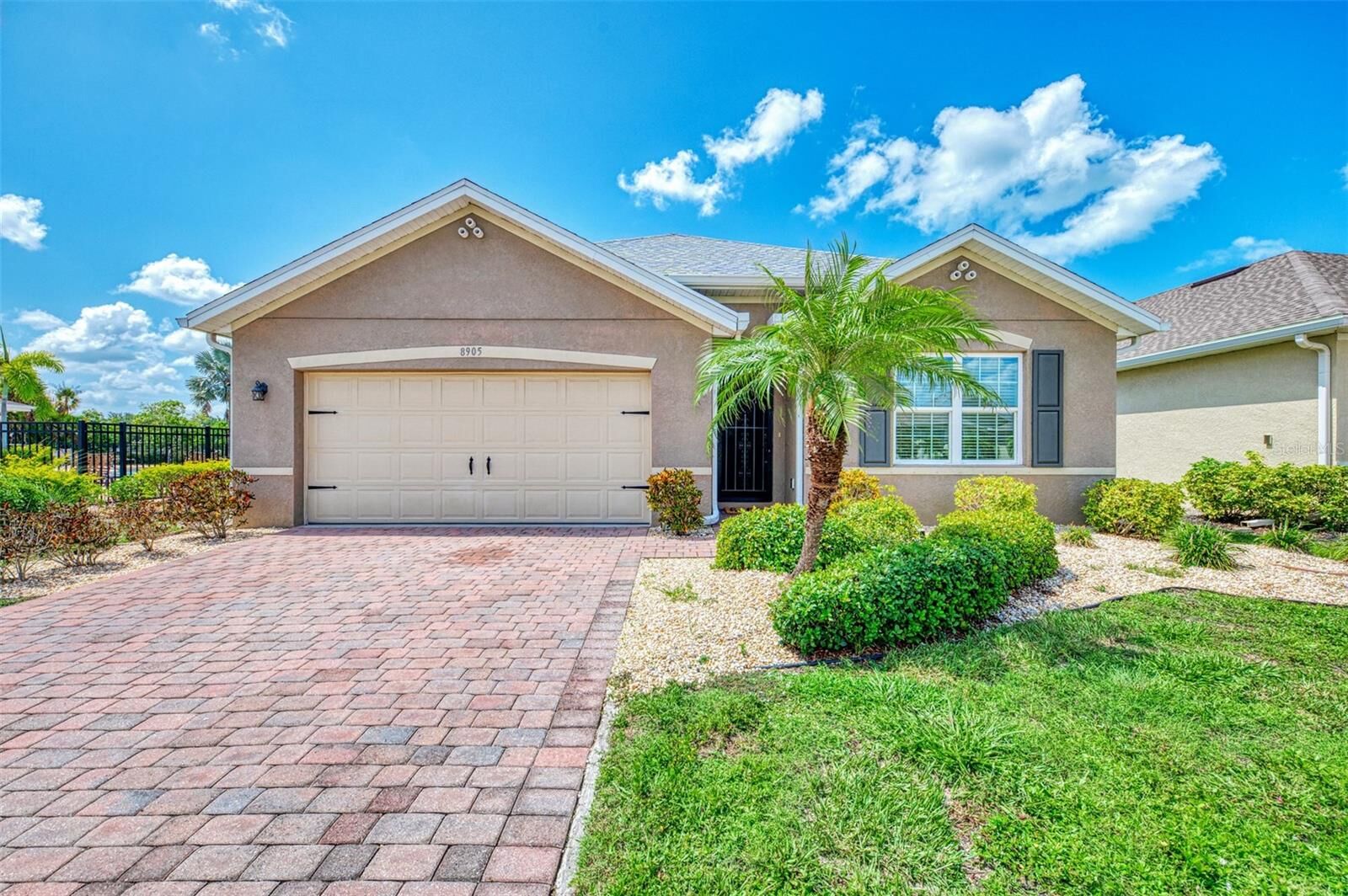 Property Photo:  8905 Excelsior Loop  FL 34293 