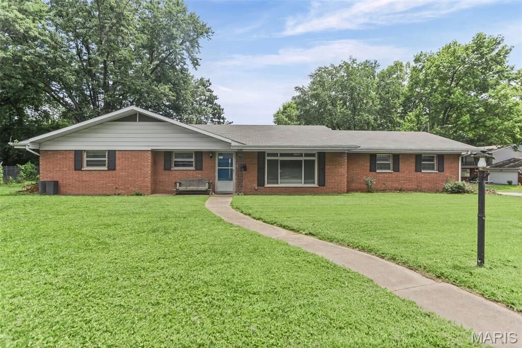 Property Photo:  23 Melwood Drive  IL 62223 