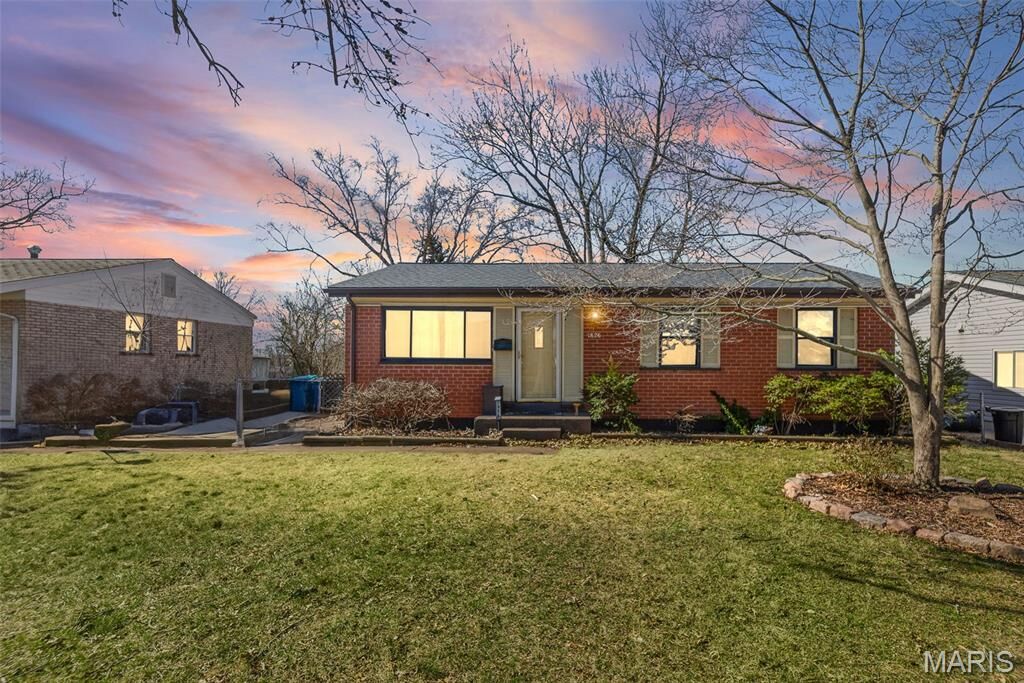 Property Photo:  1826 Oliveto Lane  MO 63042 