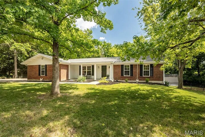Property Photo:  5927 Lafayette Drive  MO 63304 