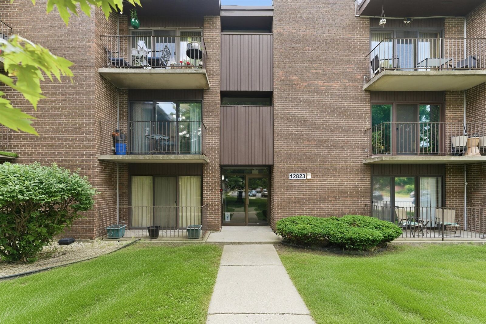 Property Photo: 12823 S Kenneth Avenue C3 IL 60803