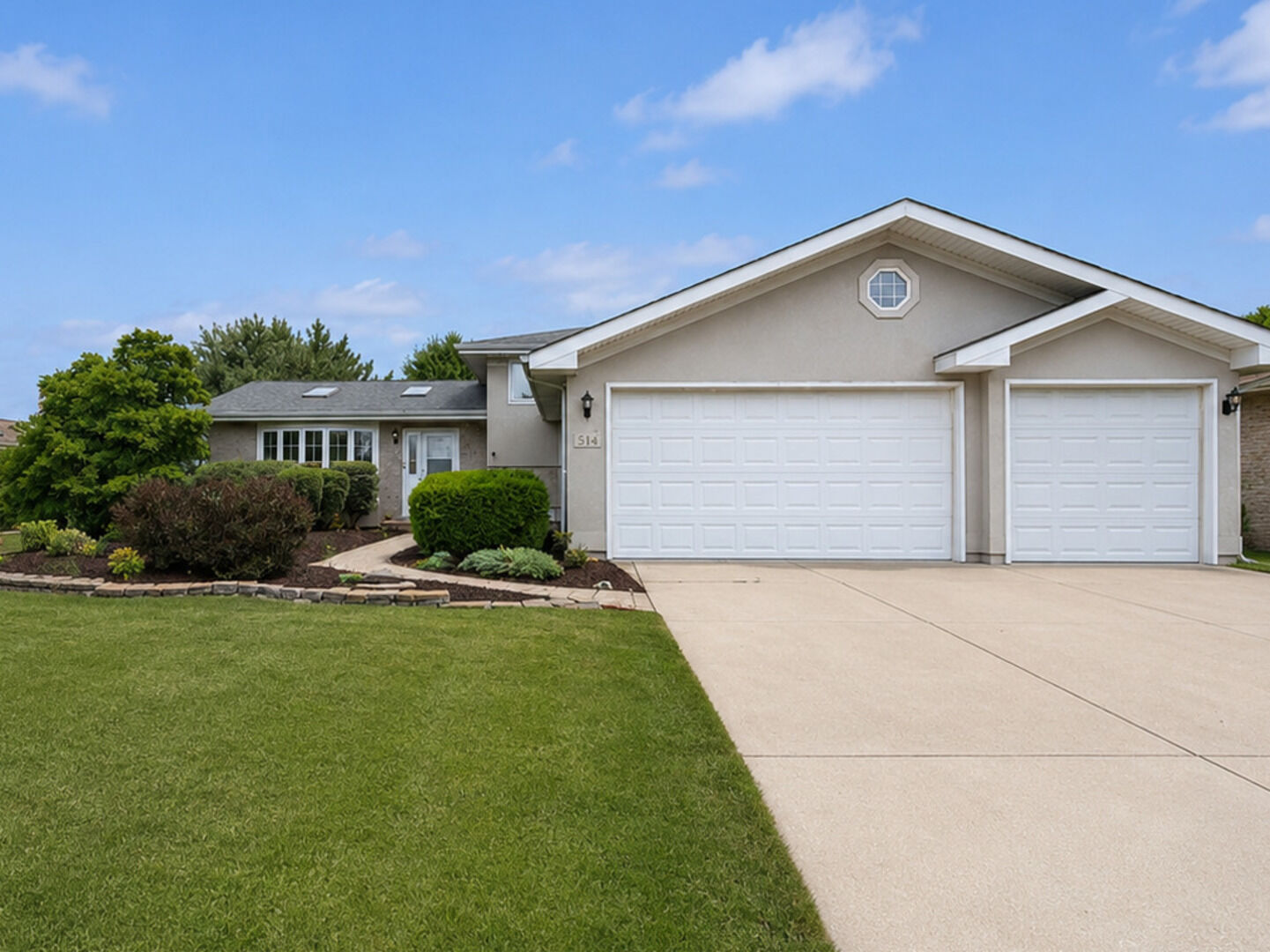 Property Photo: 514 Stephanie Drive IL 60441
