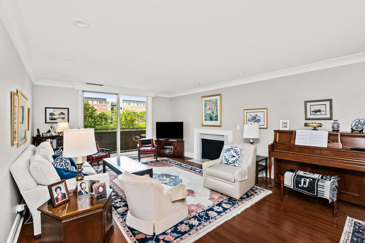 Property Photo: 4545 W Touhy Avenue 325W IL 60712