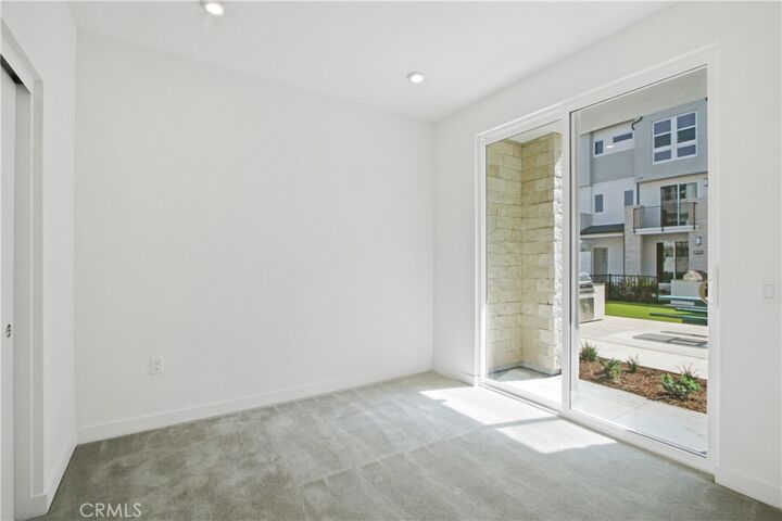 Property Photo:  1410 W Bushell Street  CA 92805 
