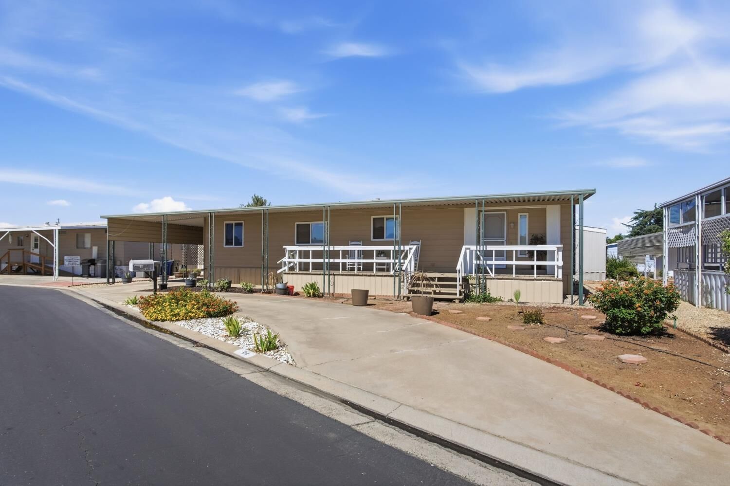 Property Photo:  2240 Golden Oak Lane 94  CA 95341 