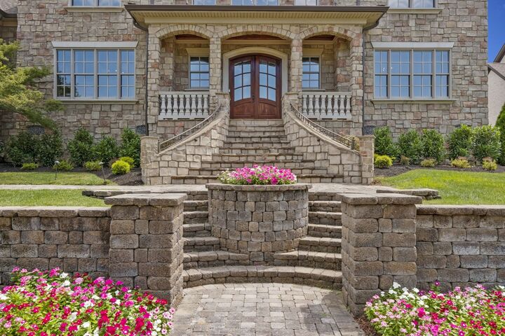 Property Photo:  201 Higginson Pl S  TN 37066 