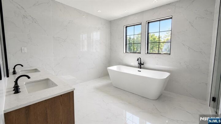 Property Photo:  292 Georgian Drive  NJ 07652 