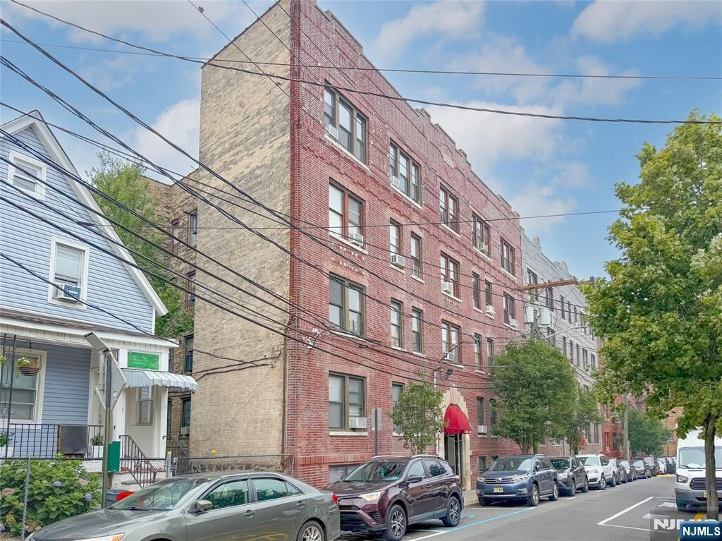Property Photo:  523-25 34th Street D1  NJ 07087 