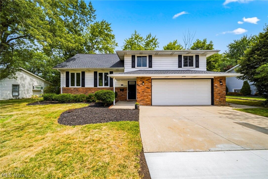Property Photo: 32705 W Nimrod Street OH 44139