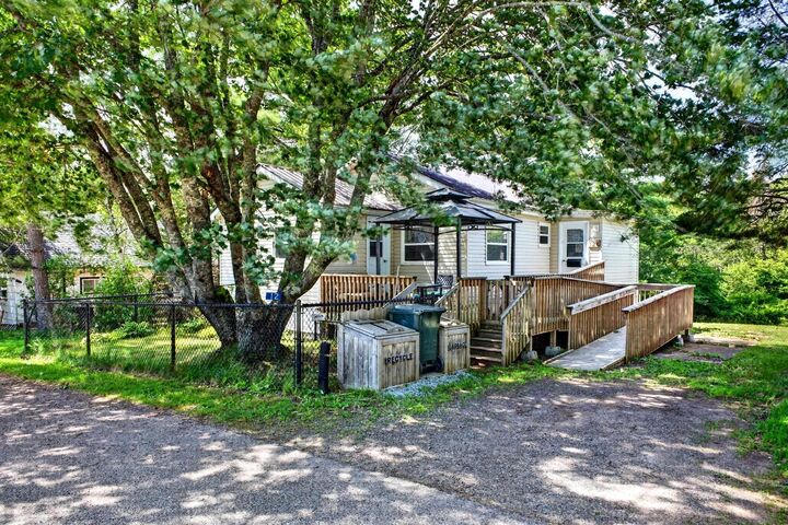 Property Photo:  12 Highland Avenue  NS B0N 1C0 
