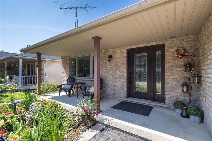 Property Photo:  915 St George Street  ON N0A 1N0 