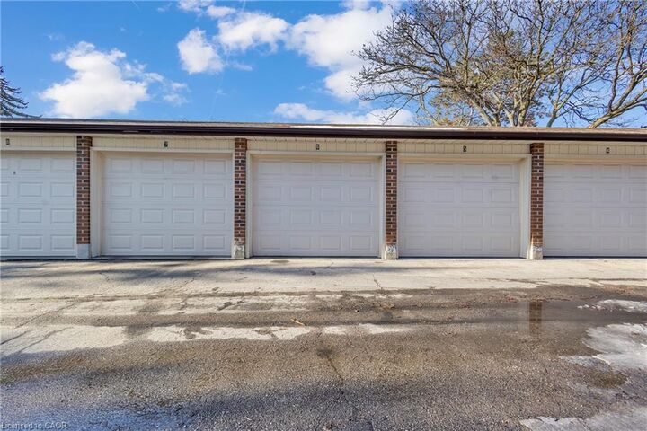Property Photo:  67 Breckenridge Drive 202  ON N2B 3R8 