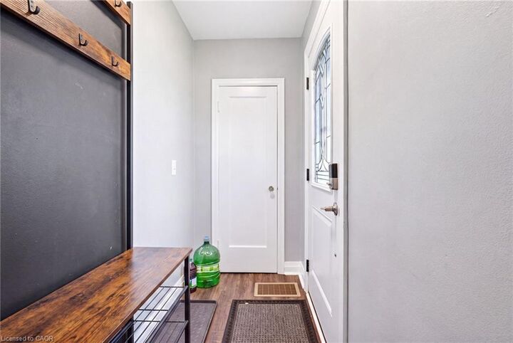 Property Photo:  127 Taylor Avenue  ON L8K 3T1 