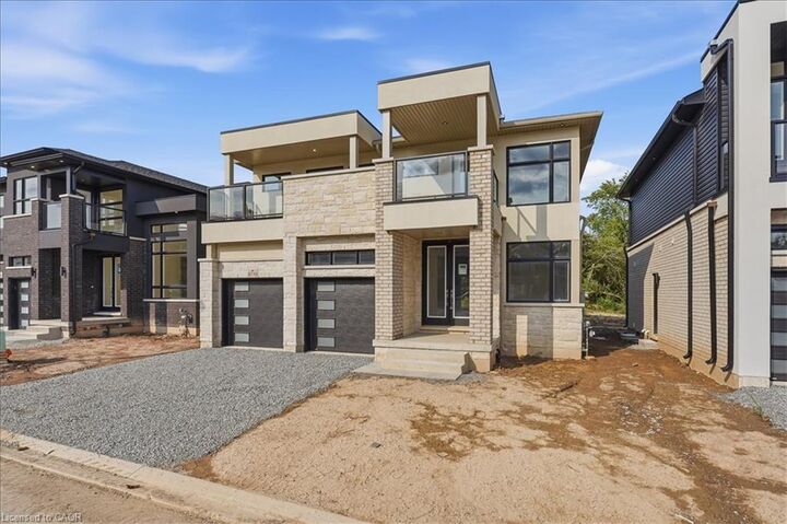Property Photo:  8719 Harlyn Common  ON L2G 0E4 
