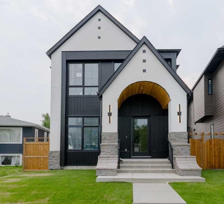 Property Photo: 2207 Victoria Crescent NW AB T2M 4E4