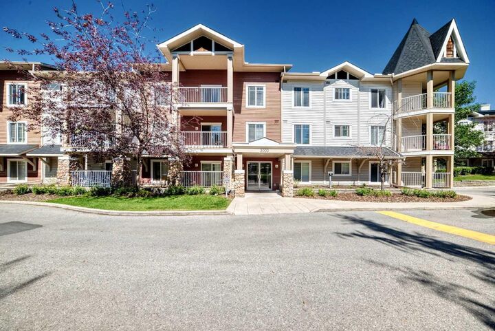 70 Panamount Drive NW 3109 — photo 1