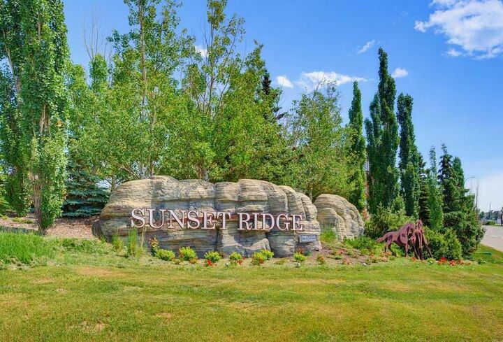 Property Photo: 146 Sunset Road AB T4C 0Z9
