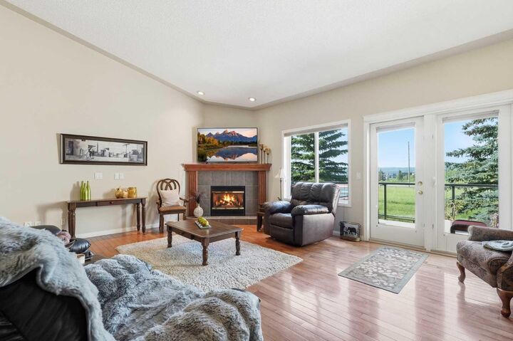 Property Photo: 120 Sierra Morena Landing SW AB T3H 4K4