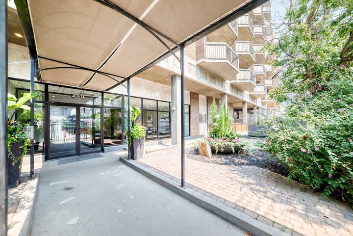 Property Photo: 340 14 Avenue SW 803 AB T2R 0M3