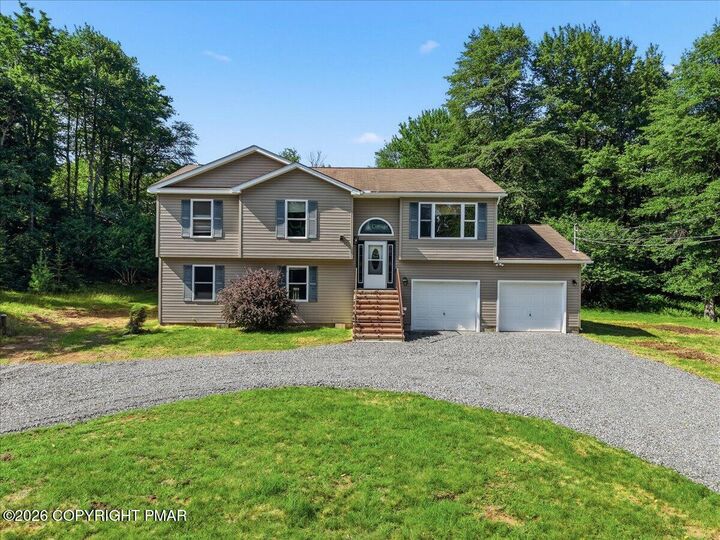Property Photo:  612 Minsi Trail E  PA 18334 
