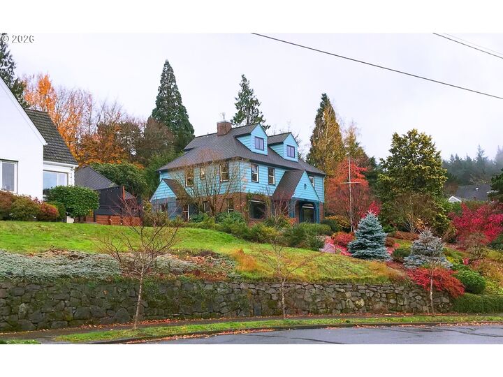 Property Photo:  526 SE 65th Ave  OR 97215 