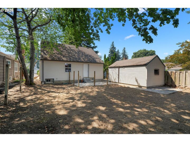 Property Photo: 2010 NE 78th Ave OR 97213