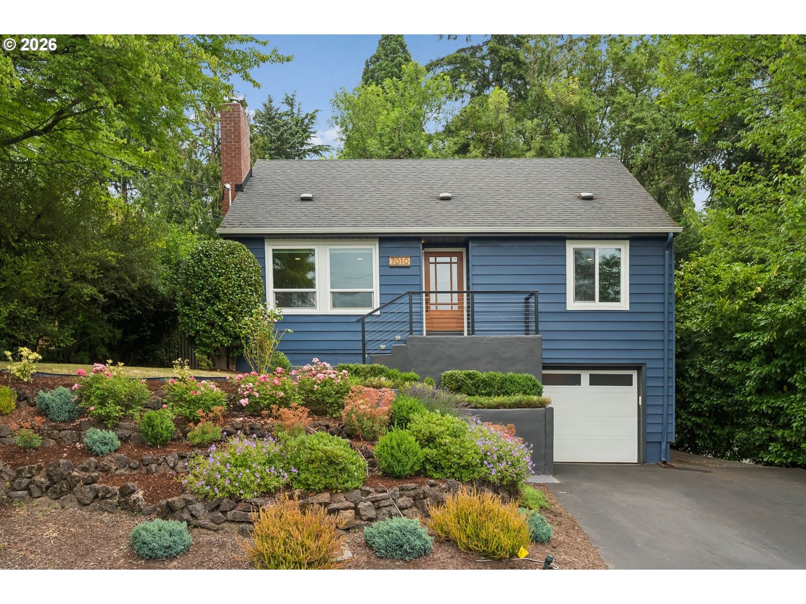 Property Photo: 7010 SW 35th Ave OR 97219