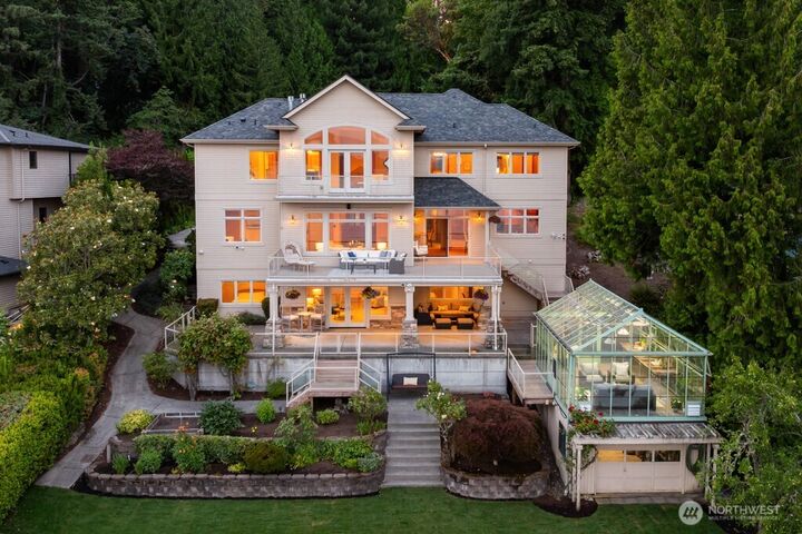 Property Photo:  454 W Lake Sammamish Parkway NE  WA 98008 