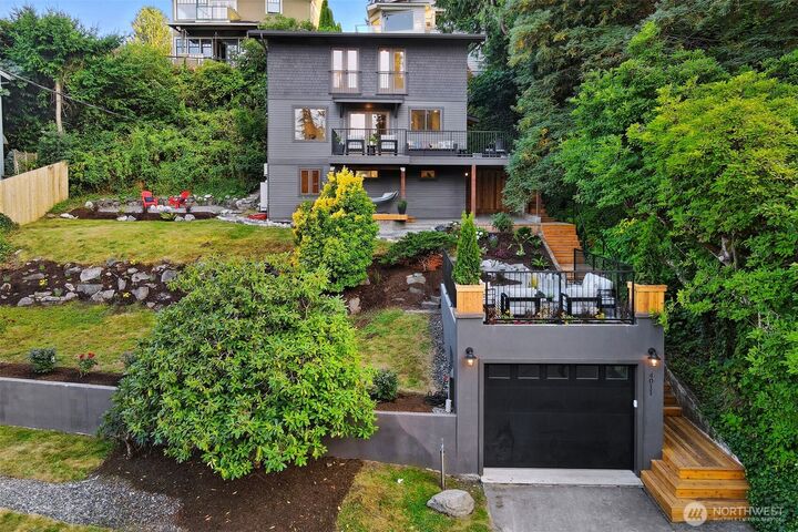 Property Photo:  4011 SW Massachusetts Street  WA 98116 