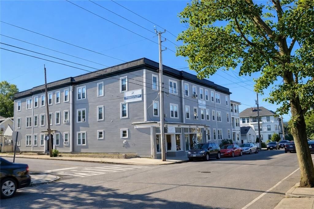 Property Photo:  422 Pawtucket Avenue 2  RI 02860 